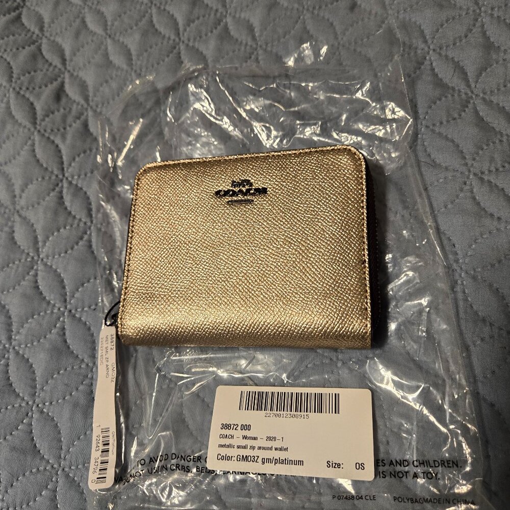 NEW: COACH 2 Fold Wallet PVC GLD